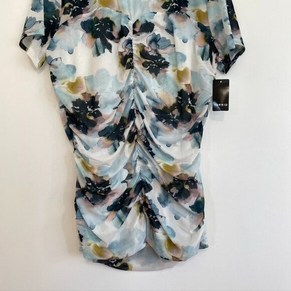 NEW NWT TORRID 2 Plus Size Stretch Mesh Crew Neck Ruched Top Watercolor Floral - Picture 6 of 15